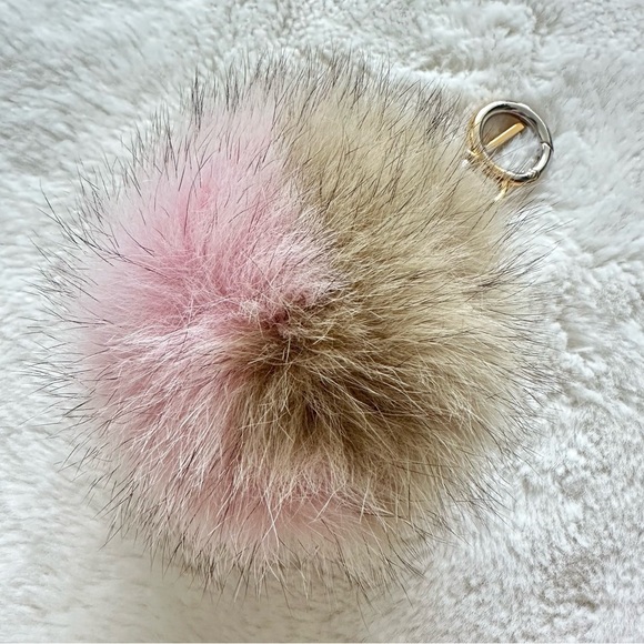 Fendi key chain charm with natural fur Authentic - Picture 4 of 4